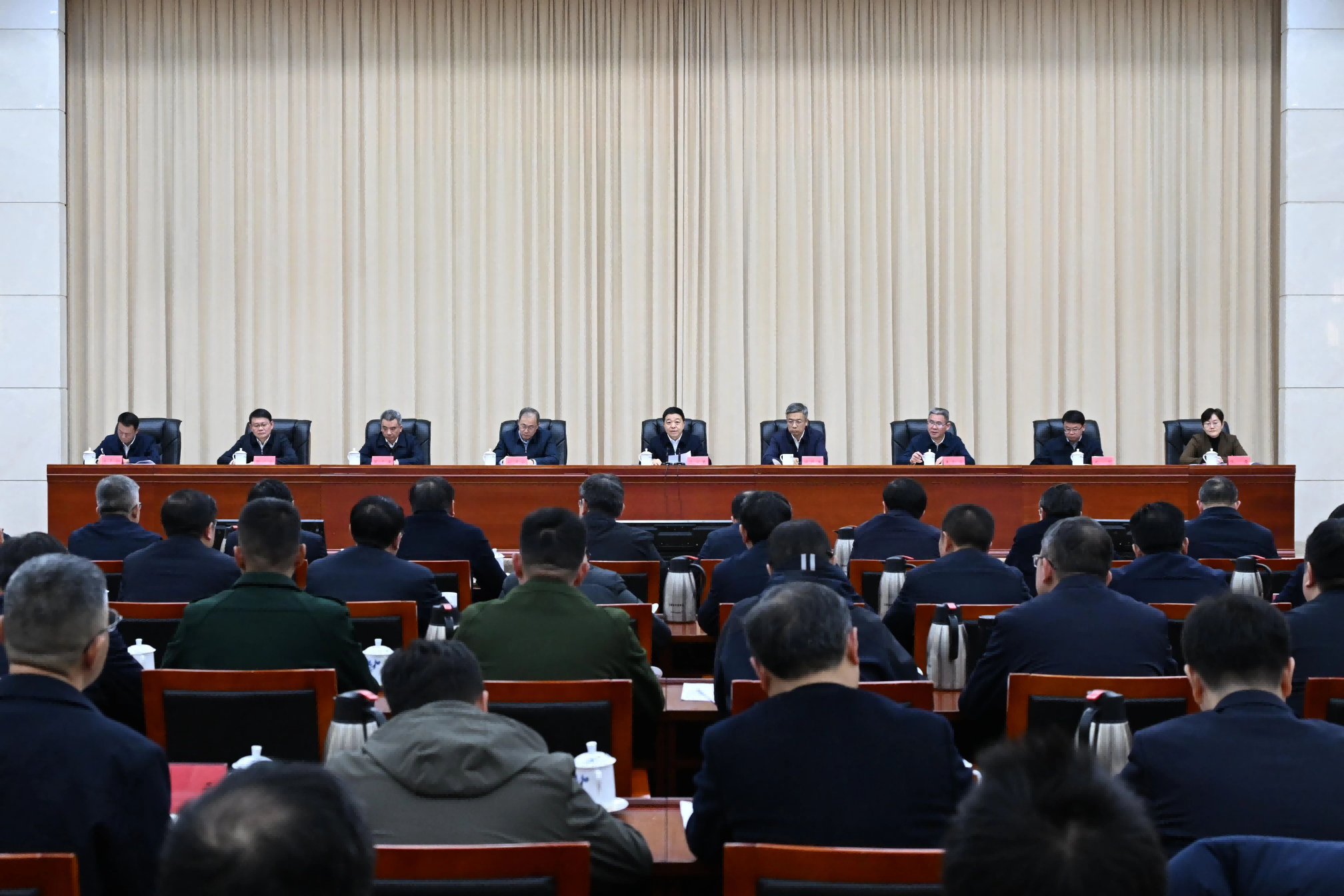 葉建春主持召開全省安全生產和森林防滅火視頻會議